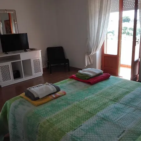 Iris Castellana Grotte